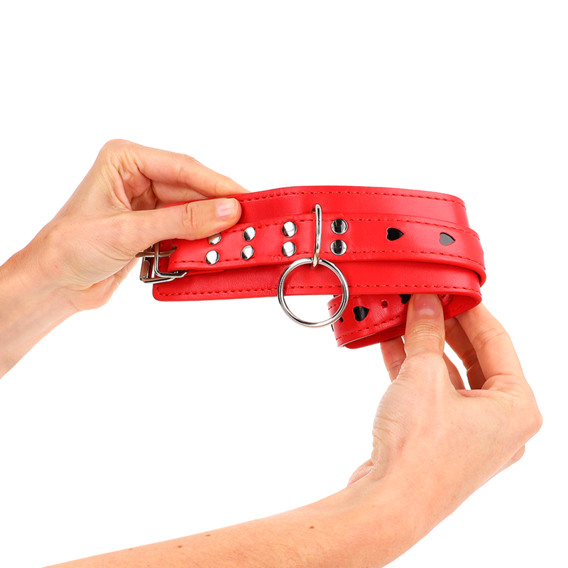 KINK – ROTE HANDGELENKFESSELN MIT SCHWARZEM HERZ-INLAY, VERSTELLBAR 21–28 CM X 5,5 CM
