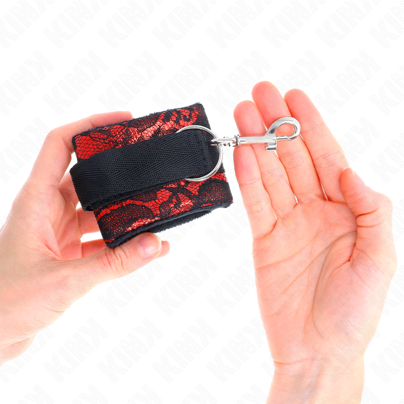 KINK - KRÓTKIE AKCESORIA Z KORONKĄ I NYLONOWĄ TAŚMĄ NA NADGARSTKI CZERWONO-CZARNE 23 X 6,5 CM