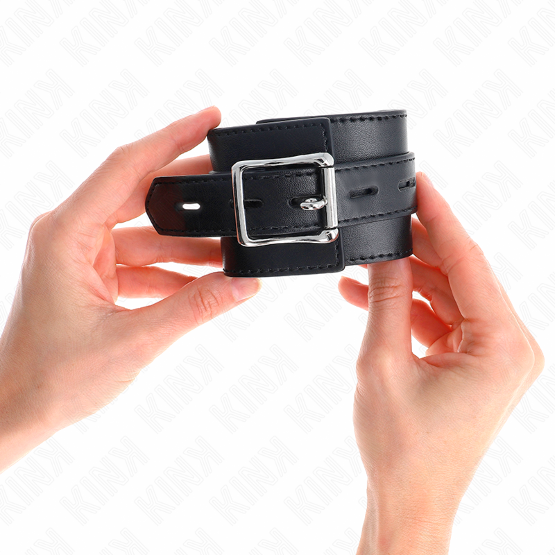 KINK - KLAMRY NA NADGARSTKI CZARNE Z CZARNYM PASKIEM REGULOWANE 17-28 CM X 6 CM